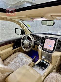 تۆیۆتا لاند کروزەر